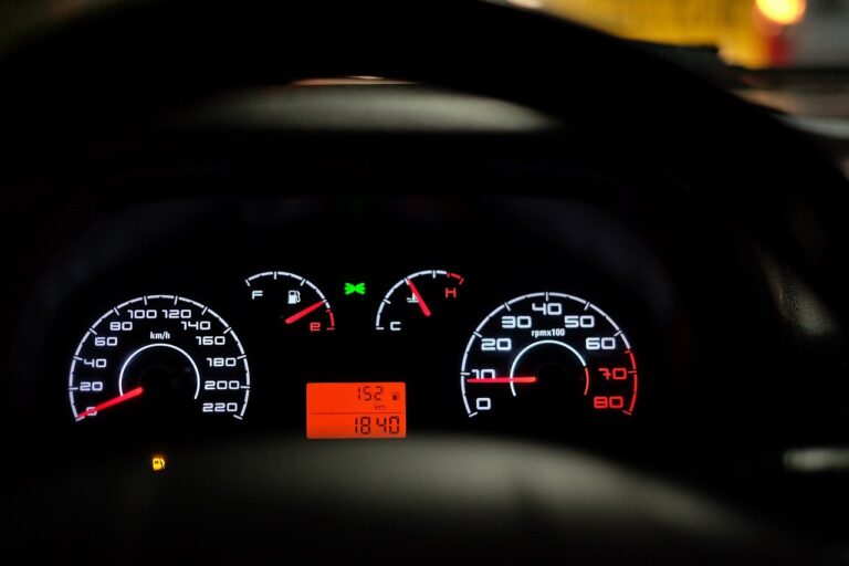 car-dashboard-speedometer-speed-2667434